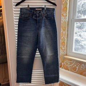 Levi’s Premium Wedgie Straight, Medium Wash, Size 28, Length 26